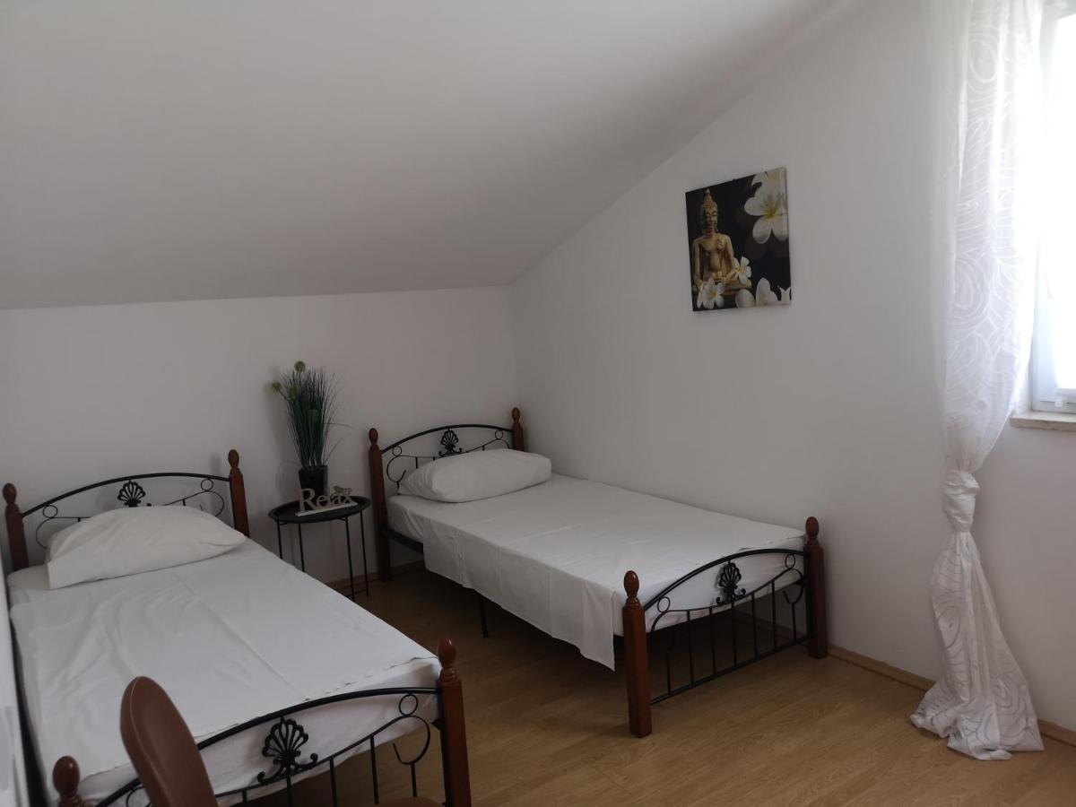 Chillout Apartments With Pool Patricia 파자나 외부 사진