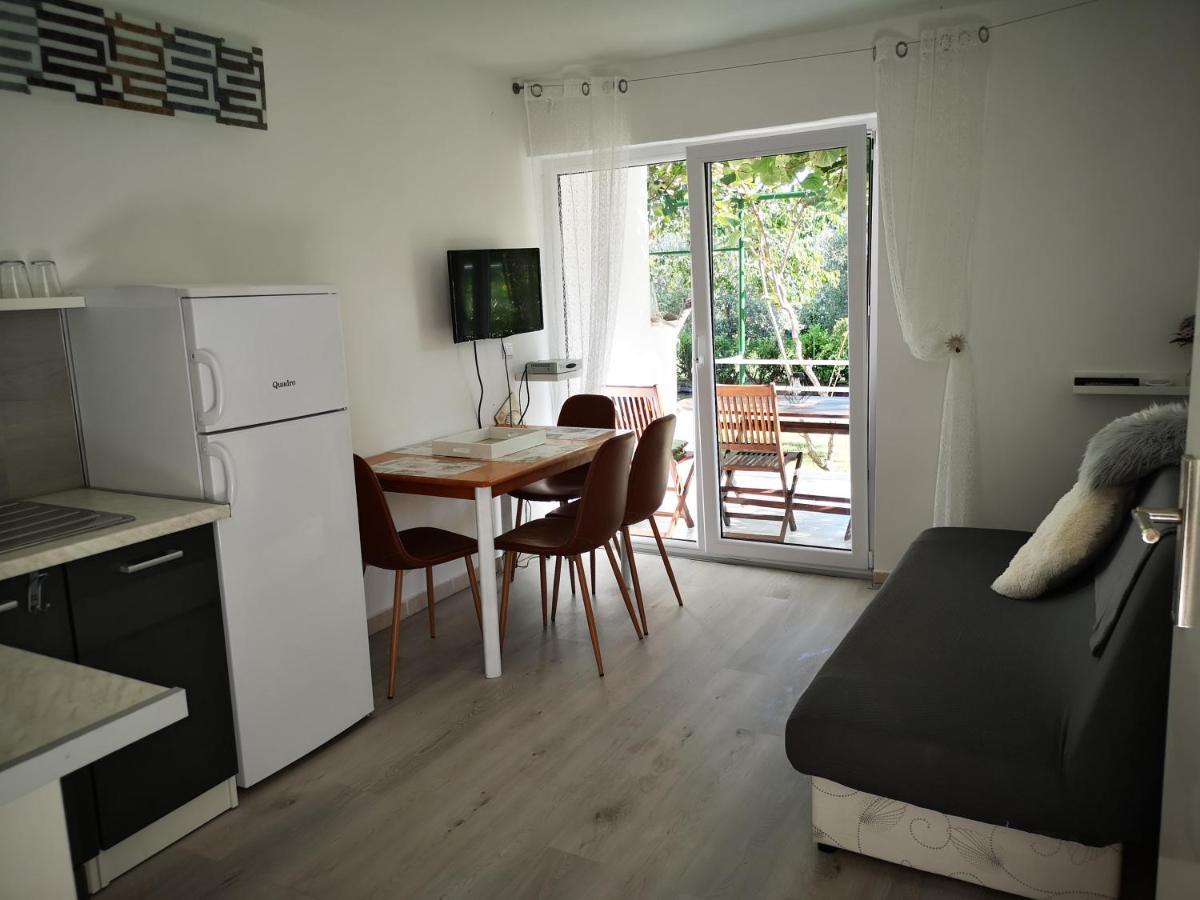 Chillout Apartments With Pool Patricia 파자나 외부 사진